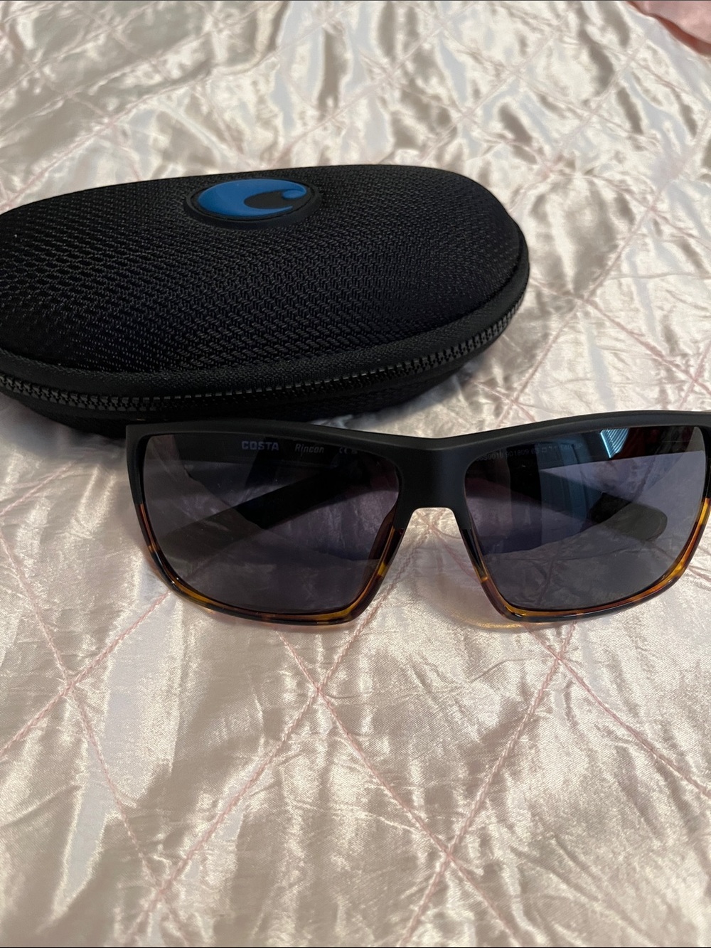 Costa Men’s Sunglasses - Black with Tortoise Trim NWOT